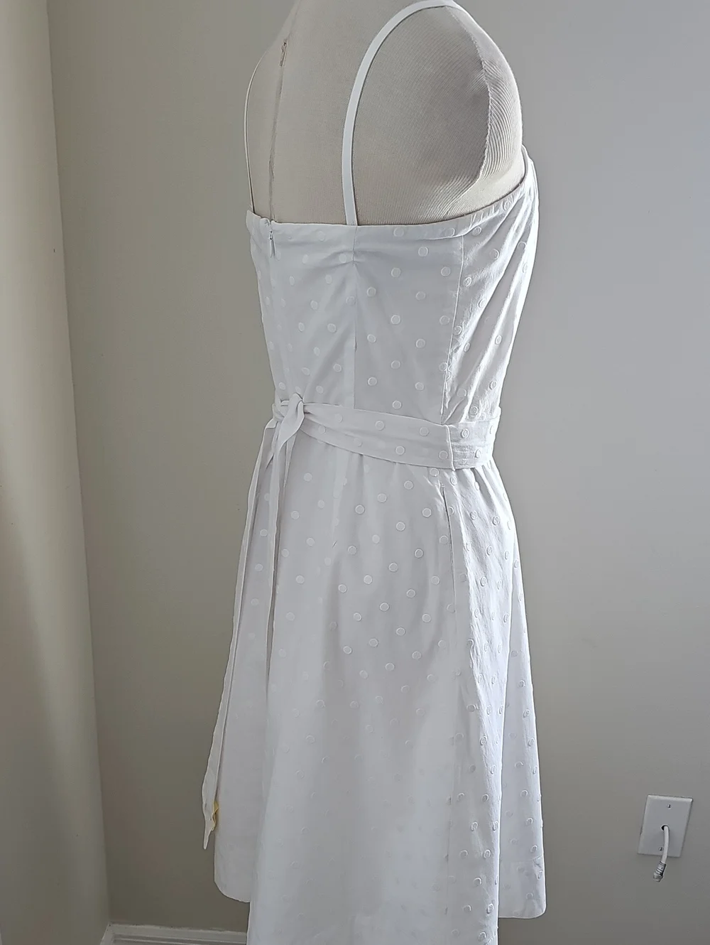 Banana Republic White Eyelet Spaghetti Strap Dress - Classic Summer Style. Sz 6 - Picture 3 of 7